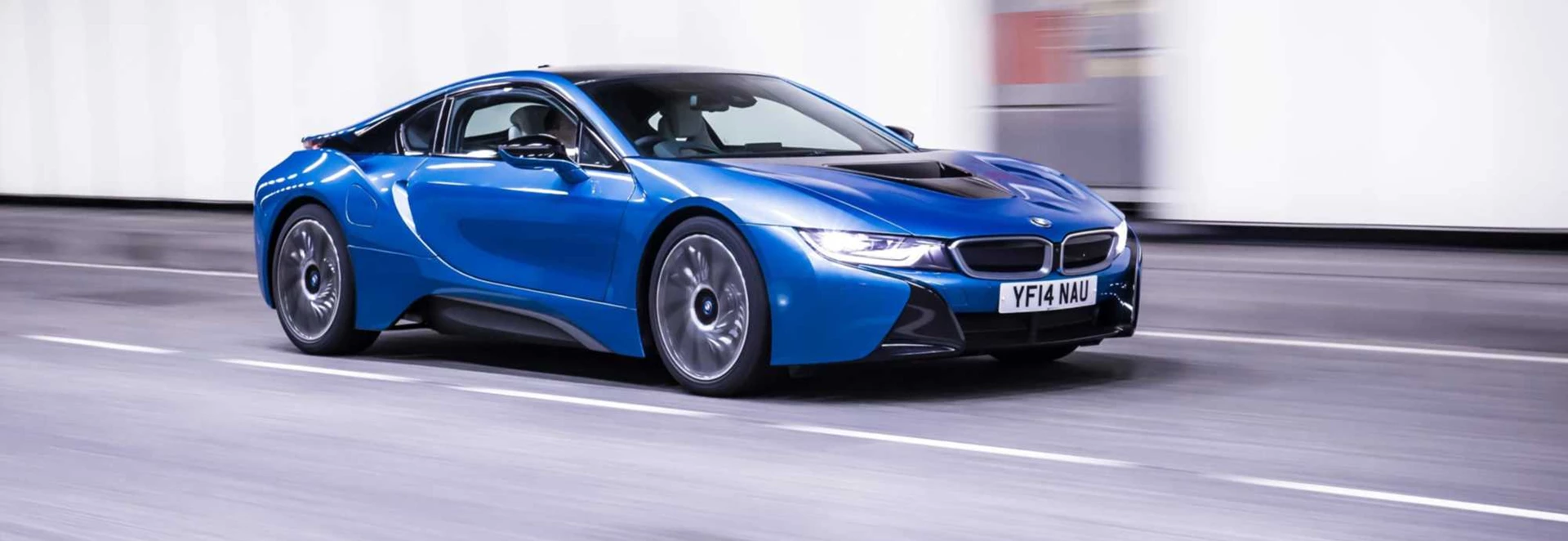 BMW i8 coupe review 